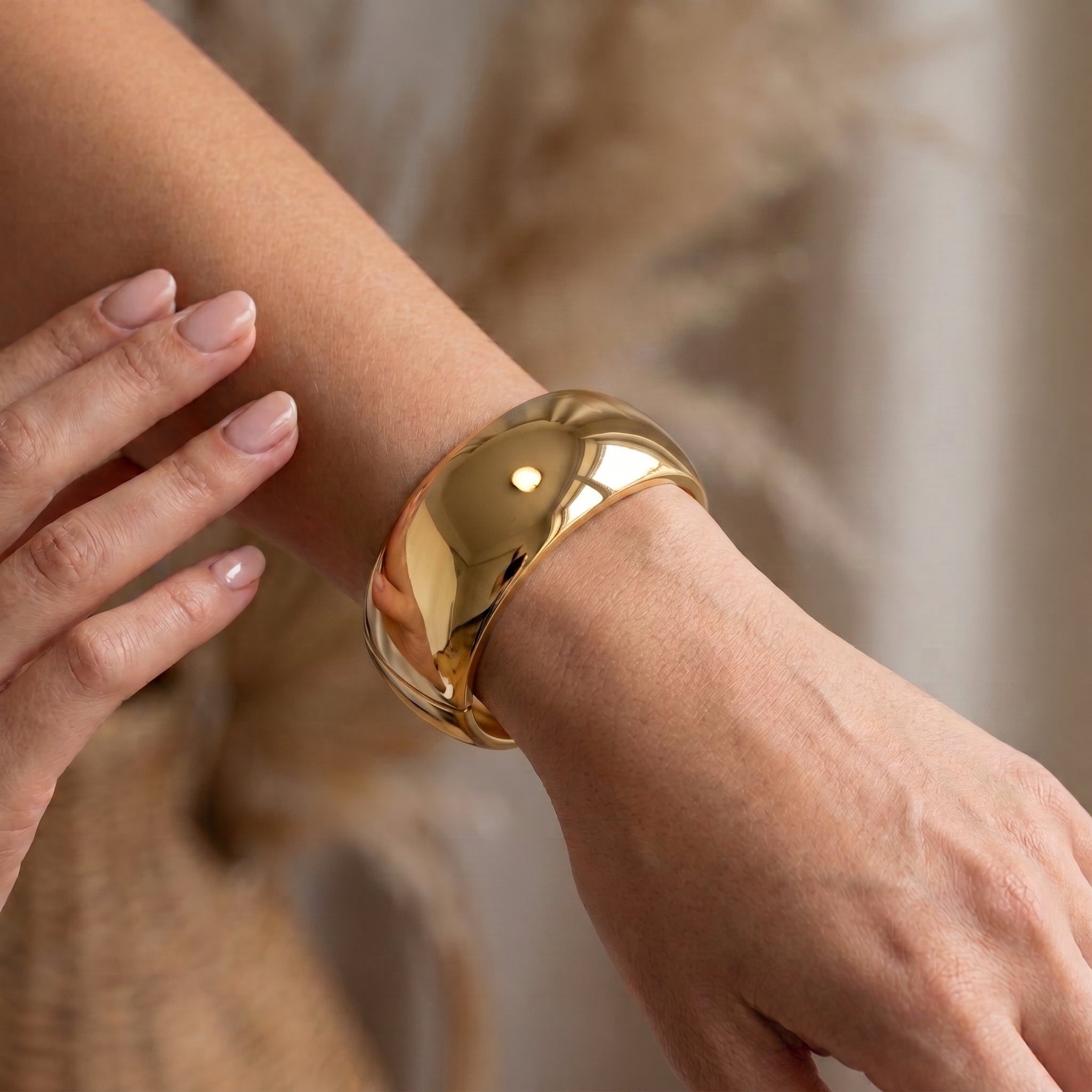 Chunky Bold Oval Bangle